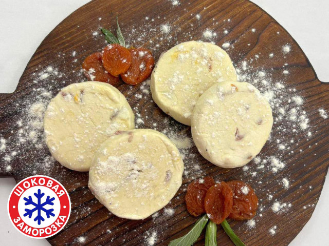 Сырники с курагой п/ф 1кг.